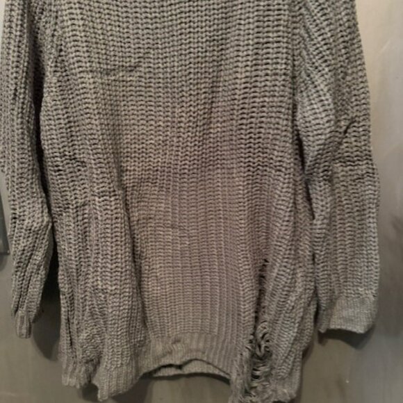 Grey Crew Neck distressed Sweater - NWOT - Picture 5 of 15